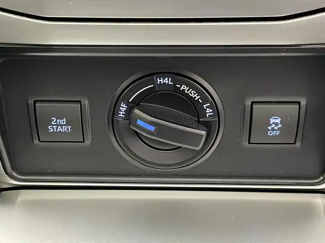 トヨタ ランドクルーザー プラド TX Lパッケージ マットブラED 愛知県 2022(令4)年 1.3万km ブラック メーカーナビＴＶ　ムーンルーフ　禁煙車　全方位カメラ　ＢＳＭ　黒革　シートヒーター　シートエアコン　コーナーセンサー　セーフティセンス　衝突軽減　追従クルコン　純正ルーフレール　ETC　7人　　ＬＥＤライト　ヘッドライトウォッシャー　ETC２．０　オートハイビーム　ルーフレール　スペアタイヤ