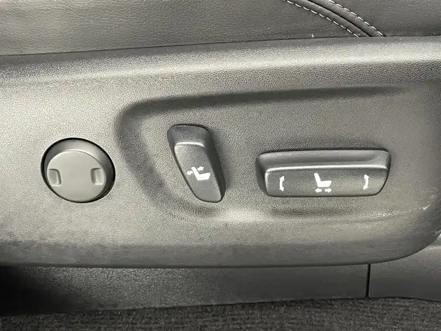 トヨタ ランドクルーザー プラド TX Lパッケージ マットブラED 愛知県 2022(令4)年 1.3万km ブラック メーカーナビＴＶ　ムーンルーフ　禁煙車　全方位カメラ　ＢＳＭ　黒革　シートヒーター　シートエアコン　コーナーセンサー　セーフティセンス　衝突軽減　追従クルコン　純正ルーフレール　ETC　7人　　ＬＥＤライト　ヘッドライトウォッシャー　ETC２．０　オートハイビーム　ルーフレール　スペアタイヤ