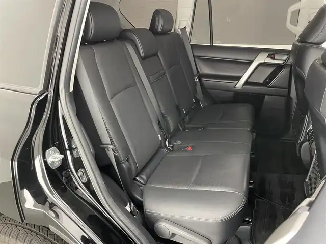 トヨタ ランドクルーザー プラド TX Lパッケージ マットブラED 愛知県 2022(令4)年 1.3万km ブラック メーカーナビＴＶ　ムーンルーフ　禁煙車　全方位カメラ　ＢＳＭ　黒革　シートヒーター　シートエアコン　コーナーセンサー　セーフティセンス　衝突軽減　追従クルコン　純正ルーフレール　ETC　7人　　ＬＥＤライト　ヘッドライトウォッシャー　ETC２．０　オートハイビーム　ルーフレール　スペアタイヤ