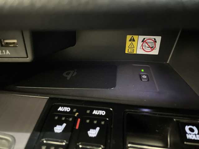 レクサス ＲＸ 450h Fスポーツ 愛媛県 2020(令2)年 4.4万km グラファイトブラックガラスフレーク パノラミックビューモニター/置くだけ充電/ムーンルーフ/セカンドシートパワーシート（電動リクライニング&電動格納機能付）/前後ドライブレコーダー//Lexus Safety System＋/レーダークルーズコントロール/レーントレーシングアシスト/純正12.3インチナビ/フルセグTV　Bluetooth /シートヒーター/2列目シートヒーター/全席パワーシート/パワーバックドア/3眼LEDヘッドライト/純正20インチアルミホイール/ビルトインETC2.0