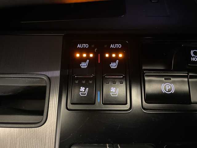 レクサス ＲＸ 450h Fスポーツ 愛媛県 2020(令2)年 4.4万km グラファイトブラックガラスフレーク パノラミックビューモニター/置くだけ充電/ムーンルーフ/セカンドシートパワーシート（電動リクライニング&電動格納機能付）/前後ドライブレコーダー//Lexus Safety System＋/レーダークルーズコントロール/レーントレーシングアシスト/純正12.3インチナビ/フルセグTV　Bluetooth /シートヒーター/2列目シートヒーター/全席パワーシート/パワーバックドア/3眼LEDヘッドライト/純正20インチアルミホイール/ビルトインETC2.0