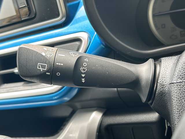 ダイハツ キャスト アクティバ X 沖縄県 2017(平29)年 3.2万km スプラッシュブルーM 県外仕入　/禁煙車　/純正ナビ/（ＴＶ／ＡＭ／ＦＭ／Ｂｌｕｅｔｏｏｔｈ）/前後ドライブレコーダー　/横滑り防止機能　/衝突被害軽減システム　/スマートキー　/アイドリングストップ　/ＥＴＣ　/オートライト　/オートエアコン