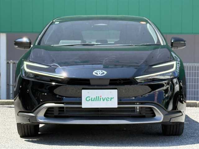 トヨタ プリウス G 千葉県 2025(令7)年 0.5万km アティチュードブラックマイカ 純正8インチディスプレイオーディオ/フルセグ/Bluetooth/USB/レーダークルーズコントロール/ビルトインETC2.0/前席シートヒーター/電動パーキングブレーキ/レーンアシスト/LEDヘッドライト/オートライト/オートハイビーム/純正19インチアルミホイール/純正フロアマット