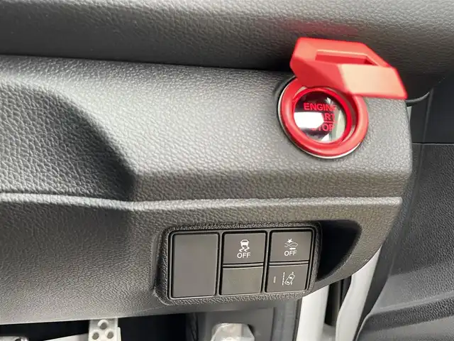 ホンダ シビック ハッチバック 宮崎県 2020(令2)年 8.1万km プラチナホワイトパール 無限エアロ（F.S.R)/テールゲートスポイラー/社外フロントグリル/WORK18インチアルミホイール/ローダウン/ブリッツマフラー/無限テール/ホンダセンシング/LEDライト/ETC/プッシュスタート