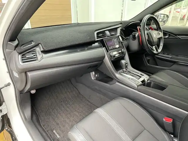 ホンダ シビック ハッチバック 宮崎県 2020(令2)年 8.1万km プラチナホワイトパール 無限エアロ（F.S.R)/テールゲートスポイラー/社外フロントグリル/WORK18インチアルミホイール/ローダウン/ブリッツマフラー/無限テール/ホンダセンシング/LEDライト/ETC/プッシュスタート