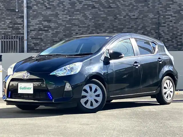 トヨタ アクア S 静岡県 2014(平26)年 5.8万km ブラックマイカ /エンジンスタートボタン/パワーステアリング/パワーウィンドウ/スマートキー/取扱説明書/オートエアコン/アイドリングストップ/ETC/純正ナビ（CD/DVD/BT/フルセグ）/純正フロアマット/布シート/ABS/横滑り防止装置/オートライト/ハロゲン/Wエアバッグ/D席フロアマット不足