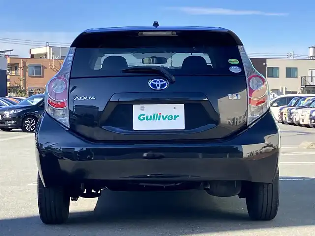 トヨタ アクア S 静岡県 2014(平26)年 5.8万km ブラックマイカ /エンジンスタートボタン/パワーステアリング/パワーウィンドウ/スマートキー/取扱説明書/オートエアコン/アイドリングストップ/ETC/純正ナビ（CD/DVD/BT/フルセグ）/純正フロアマット/布シート/ABS/横滑り防止装置/オートライト/ハロゲン/Wエアバッグ/D席フロアマット不足