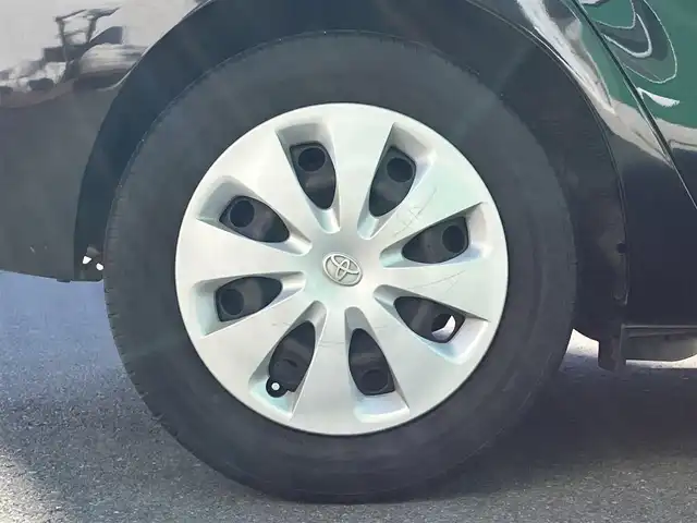 トヨタ アクア S 静岡県 2014(平26)年 5.8万km ブラックマイカ /エンジンスタートボタン/パワーステアリング/パワーウィンドウ/スマートキー/取扱説明書/オートエアコン/アイドリングストップ/ETC/純正ナビ（CD/DVD/BT/フルセグ）/純正フロアマット/布シート/ABS/横滑り防止装置/オートライト/ハロゲン/Wエアバッグ/D席フロアマット不足