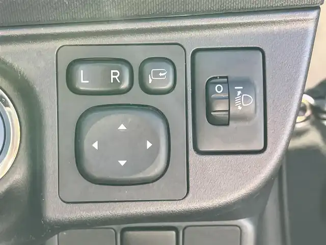 トヨタ アクア S 静岡県 2014(平26)年 5.8万km ブラックマイカ /エンジンスタートボタン/パワーステアリング/パワーウィンドウ/スマートキー/取扱説明書/オートエアコン/アイドリングストップ/ETC/純正ナビ（CD/DVD/BT/フルセグ）/純正フロアマット/布シート/ABS/横滑り防止装置/オートライト/ハロゲン/Wエアバッグ/D席フロアマット不足