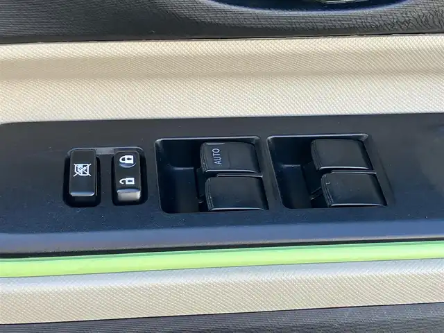 トヨタ アクア S 静岡県 2014(平26)年 5.8万km ブラックマイカ /エンジンスタートボタン/パワーステアリング/パワーウィンドウ/スマートキー/取扱説明書/オートエアコン/アイドリングストップ/ETC/純正ナビ（CD/DVD/BT/フルセグ）/純正フロアマット/布シート/ABS/横滑り防止装置/オートライト/ハロゲン/Wエアバッグ/D席フロアマット不足