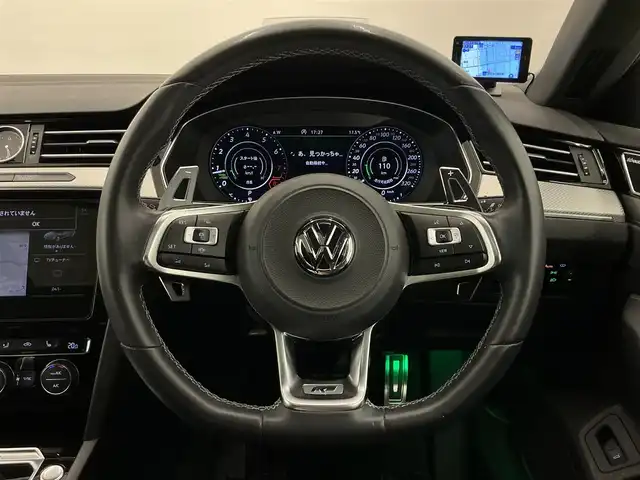 フォルクスワーゲン アルテオン TSI 4モーション Rラインアドバンス 岡山県 2018(平30)年 6万km 白 AndroidAuto/Apple　car　play/ヘッドアップディスプレイ/ACC/シートヒーター（ALL）/ドラレコ（F/R）/ブレーキオートホールド/パークアシスト/バックカメラ/アラウンドビューカメラ/WAC/パドルシフト/サンルーフ/走行モード/DYNAudio/CD/DVD/Bluetooth/AUX/FM/AM