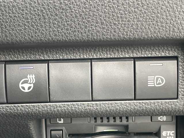 トヨタ ＲＡＶ４ アドベンチャー オフロードPKG 宮城県 2023(令5)年 2.9万km アティチュードブラックマイカ 登録時走行距離28259km/シートヒーター/コーナーセンサー/バックカメラ/ハンドルヒーター/Bluetooth/FM/AM/パワーシート/ルーフレール/ビルトインETC/追従クルーズコントロール/衝突軽減ブレーキ/純正フロアマット/純正ホイール/LED三眼ヘッドライト/エアーシート/オートライト