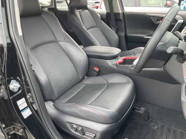 トヨタ ＲＡＶ４ アドベンチャー オフロードPKG 宮城県 2023(令5)年 2.9万km アティチュードブラックマイカ 登録時走行距離28259km/シートヒーター/コーナーセンサー/バックカメラ/ハンドルヒーター/Bluetooth/FM/AM/パワーシート/ルーフレール/ビルトインETC/追従クルーズコントロール/衝突軽減ブレーキ/純正フロアマット/純正ホイール/LED三眼ヘッドライト/エアーシート/オートライト