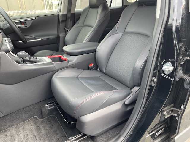 トヨタ ＲＡＶ４ アドベンチャー オフロードPKG 宮城県 2023(令5)年 2.9万km アティチュードブラックマイカ 登録時走行距離28259km/シートヒーター/コーナーセンサー/バックカメラ/ハンドルヒーター/Bluetooth/FM/AM/パワーシート/ルーフレール/ビルトインETC/追従クルーズコントロール/衝突軽減ブレーキ/純正フロアマット/純正ホイール/LED三眼ヘッドライト/エアーシート/オートライト