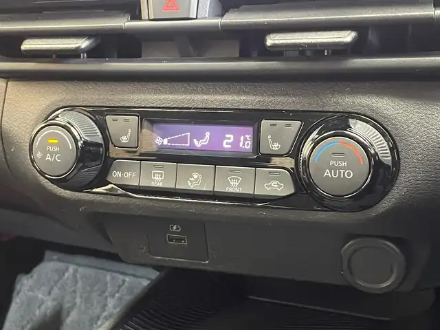 日産 ノート S FOUR 岩手県 2021(令3)年 7.8万km ダークメタルグレー ４WD/アラウンドビューモニター/寒冷地仕様/エマージェンシーブレーキ/レーンアシスト/コーナーセンサー/横滑り防止装置/インテリジェントルームミラー/シートヒーター/ステアリングヒーター/純正ナビ/（CD/DVD/Bluetooth/フルセグ）/ステアリングスイッチ/ETC2.0/ドライブレコーダー/オートライト/LEDヘッドライト/フォグランプ/15インチスチールホイール　純正ホイールキャップ