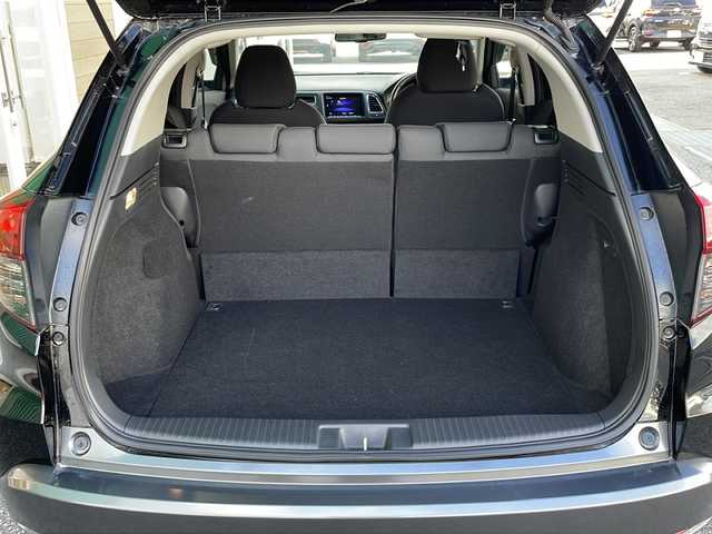 ホンダ ヴェゼル ハイブリッド X ホンダセンシング 岐阜県 2021(令3)年 2.7万km クリスタルブラックパール 禁煙車/ホンダセンシング/純正ナビ/HDMI/衝突軽減ブレーキ/レーンキープアシスト/カーテンエアバッグ/バックカメラ/前後ドライブレコーダー/ビルトインETC/パドルシフト/純正アルミホイール/純正フロアマット/ワンオーナー/ドアバイザー/LEDヘッドライト/オートエアコン/オートライト/オートハイビーム/プッシュスタート