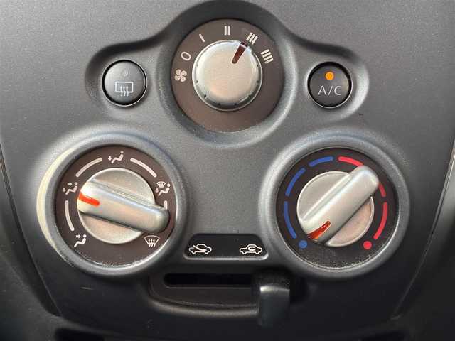 日産 ノート X 熊本県 2016(平28)年 7.6万km ブリリアントシルバー 純正ナビ（MM115D-W）/【フルセグTV/Bluetooth/CD】/エマージェンシーブレーキ/車線逸脱警報/ステアリングスイッチ/アイドリングストップ/プッシュスタート/スマートキー/ETC/オートライト/ウィンカーミラー/フロアマット/ドアバイザー/保証書/取扱説明書