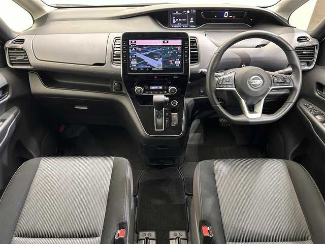 日産 セレナ ハイウェイスター V 愛媛県 2021(令3)年 3.7万km ブリリアントホワイトパール ・プロパイロット/・純正10インチナビゲーション/・フルセグテレビ/Bluetooth/DVD/・フリップダウンモニター/・アラウンドビューモニター/・インテリジェントルームミラー/・ETC/・ドライブレコーダー/・両側パワースライドドア/・LEDヘッドライト/・クルーズコントロール/・スマートキー