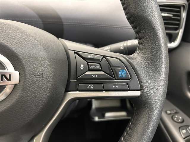 日産 セレナ ハイウェイスター V 愛媛県 2021(令3)年 3.7万km ブリリアントホワイトパール ・プロパイロット/・純正10インチナビゲーション/・フルセグテレビ/Bluetooth/DVD/・フリップダウンモニター/・アラウンドビューモニター/・インテリジェントルームミラー/・ETC/・ドライブレコーダー/・両側パワースライドドア/・LEDヘッドライト/・クルーズコントロール/・スマートキー