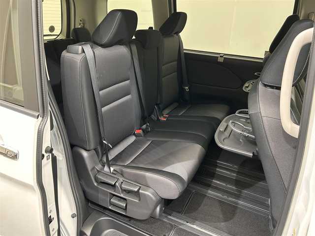 日産 セレナ ハイウェイスター V 愛媛県 2021(令3)年 3.7万km ブリリアントホワイトパール ・プロパイロット/・純正10インチナビゲーション/・フルセグテレビ/Bluetooth/DVD/・フリップダウンモニター/・アラウンドビューモニター/・インテリジェントルームミラー/・ETC/・ドライブレコーダー/・両側パワースライドドア/・LEDヘッドライト/・クルーズコントロール/・スマートキー