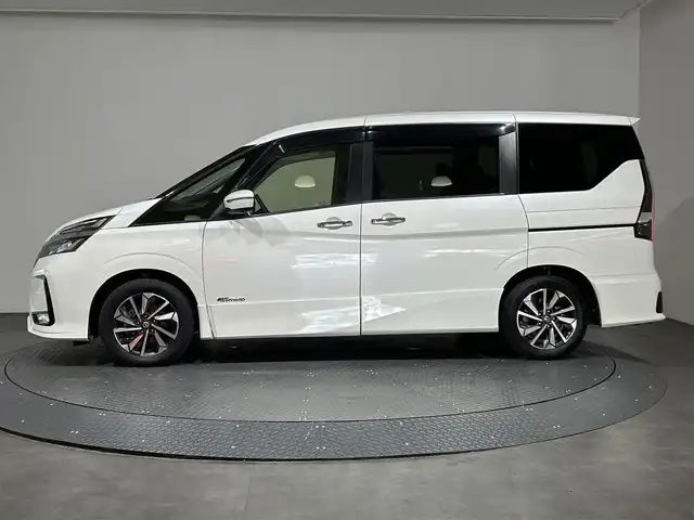 日産 セレナ ハイウェイスター V 愛媛県 2021(令3)年 3.7万km ブリリアントホワイトパール ・プロパイロット/・純正10インチナビゲーション/・フルセグテレビ/Bluetooth/DVD/・フリップダウンモニター/・アラウンドビューモニター/・インテリジェントルームミラー/・ETC/・ドライブレコーダー/・両側パワースライドドア/・LEDヘッドライト/・クルーズコントロール/・スマートキー