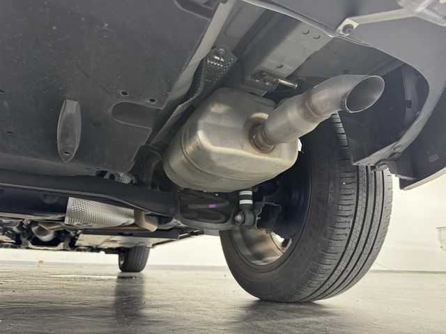 トヨタ ヤリスクロス ハイブリッド Z 三重県 2021(令3)年 3.1万km ホワイトパールクリスタルシャイン ハイブリッド/FF/フロアCVT/純正 8インチディスプレイオーディオ/（AM/FM/USB/iPod/Bluetooth/CD*/DVD*/Miracast/AppleCarPlay/AndroidAuto）*OP装備/【OP】パノラミックビューモニター/モデリスタエアロ（F/S/R下）/ドライブレコーダー 前後/ビルトイン ETC/Toyota Safety Sense/・プリクラッシュセーフティ/・レーントレーシングアシスト/・レーダークルコン（全車速追従機能付）/・オートハイビーム/・インテリジェントクリアランスソナー［パーキングサポートブレーキ（静止物）］/・ロードサインアシスト/・先行車発進告知機能/装備/・ハーフレザーシート/・シートヒーター（D/N）/・オートエアコン/・オートライト/・LEDヘッドランプ/・ステアリングスイッチ/・電子パーキングブレーキ＆オートブレーキホールド機能/・充電用USB-Aジャックx1（2.1A）、入力用USB-Aジャックx1/・プッシュスタート/・電動格納ドアミラー/・純正18inAW/など