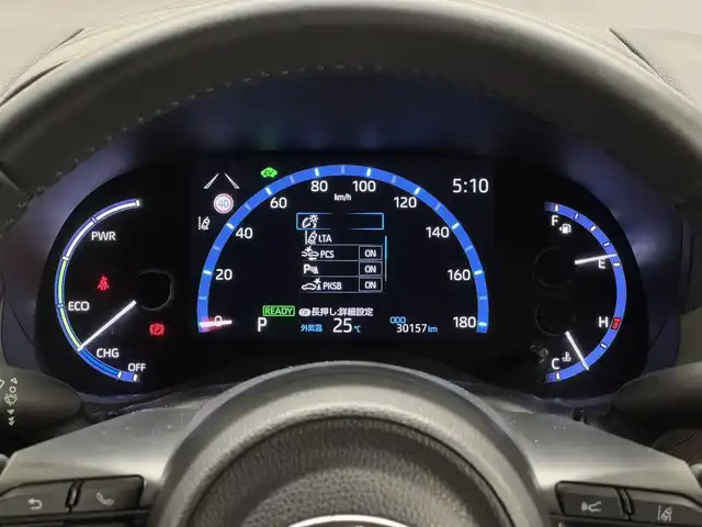 トヨタ ヤリスクロス ハイブリッド Z 三重県 2021(令3)年 3.1万km ホワイトパールクリスタルシャイン ハイブリッド/FF/フロアCVT/純正 8インチディスプレイオーディオ/（AM/FM/USB/iPod/Bluetooth/CD*/DVD*/Miracast/AppleCarPlay/AndroidAuto）*OP装備/【OP】パノラミックビューモニター/モデリスタエアロ（F/S/R下）/ドライブレコーダー 前後/ビルトイン ETC/Toyota Safety Sense/・プリクラッシュセーフティ/・レーントレーシングアシスト/・レーダークルコン（全車速追従機能付）/・オートハイビーム/・インテリジェントクリアランスソナー［パーキングサポートブレーキ（静止物）］/・ロードサインアシスト/・先行車発進告知機能/装備/・ハーフレザーシート/・シートヒーター（D/N）/・オートエアコン/・オートライト/・LEDヘッドランプ/・ステアリングスイッチ/・電子パーキングブレーキ＆オートブレーキホールド機能/・充電用USB-Aジャックx1（2.1A）、入力用USB-Aジャックx1/・プッシュスタート/・電動格納ドアミラー/・純正18inAW/など