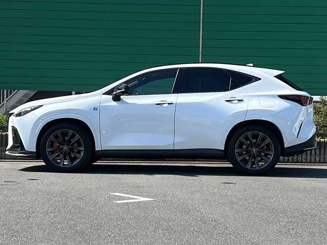 レクサス ＮＸ 350h Fスポーツ 茨城県 2022(令4)年 2.7万km ホワイトノーヴァガラスフレーク 純正ナビ/プレミアムサウンド/デジタルインナーミラー/パノラミックビューモニター/運転支援/パノラマルーフ/悪路走行支援/全方位カメラ/サンルーフ/パワーシート/レザーシート/クルーズコントロール/LEDオートライト/シートヒーター/エアシート/純正20インチアルミホイール/純正フロアマット/ルーフレール/ABS/横滑り防止装置/コーナーセンサー/レーンキープアシスト/盗難防止装置/オートライト/オートマチックハイビーム/スマートキー/ETC