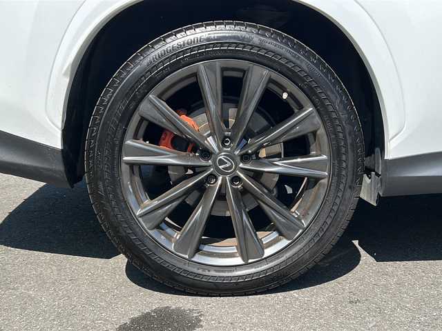 レクサス ＮＸ 350h Fスポーツ 茨城県 2022(令4)年 2.7万km ホワイトノーヴァガラスフレーク 純正ナビ/プレミアムサウンド/デジタルインナーミラー/パノラミックビューモニター/運転支援/パノラマルーフ/悪路走行支援/全方位カメラ/サンルーフ/パワーシート/レザーシート/クルーズコントロール/LEDオートライト/シートヒーター/エアシート/純正20インチアルミホイール/純正フロアマット/ルーフレール/ABS/横滑り防止装置/コーナーセンサー/レーンキープアシスト/盗難防止装置/オートライト/オートマチックハイビーム/スマートキー/ETC