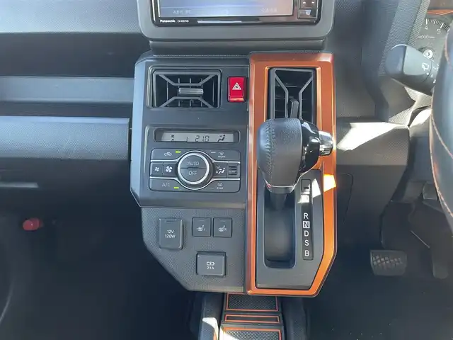 ダイハツ タフト G 鹿児島県 2021(令3)年 6.1万km フォレストカーキメタリック 衝突警報装置/LittleDフェイスチェンジキット/スカイルーフトップ/社外ナビ/BT/ワンセグ/CD/DVD/バックカメラ/LEDオートライト/シートヒーター/ブレーキホールド/アイドリングストップ/スマートキー