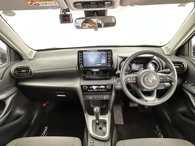 トヨタ ヤリスクロス G 大分県 2020(令2)年 6.1万km ブラックマイカ/ベージュ 2トーン 純正ナビ/Bluetooth/Miracast/AM/FM/トヨタセーフティーセンス/・プリクラッシュセーフティ/・レーンアシスト/・オートマチックハイビーム/・レーダークルーズコントロール/コーナーセンサー（前後）/純正アルミホイル16インチ/純正フロアマット/電動格納ミラー/オートブレーキホールド/バックカメラ/ステアリングスイッチ/革巻ステアリング/オートライト/USB入力端子/ビルトインETC/ドライブレコーダー