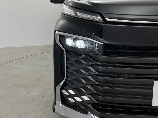 トヨタ ヴォクシー S－Z 群馬県 2024(令6)年 1.7万km アティチュードブラックマイカ 純正１０．５型ナビ　バックカメラ　シートヒーター　両側電動スライドドア　衝突被害軽減ブレーキ　レーンアシスト　アダプティブクルーズコントロール　オートハイビーム　ＬＥＤヘッドライト　ＥＴＣ２．０　禁煙