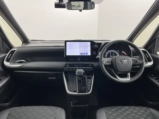 トヨタ ヴォクシー S－Z 群馬県 2024(令6)年 1.7万km アティチュードブラックマイカ 純正１０．５型ナビ　バックカメラ　シートヒーター　両側電動スライドドア　衝突被害軽減ブレーキ　レーンアシスト　アダプティブクルーズコントロール　オートハイビーム　ＬＥＤヘッドライト　ＥＴＣ２．０　禁煙