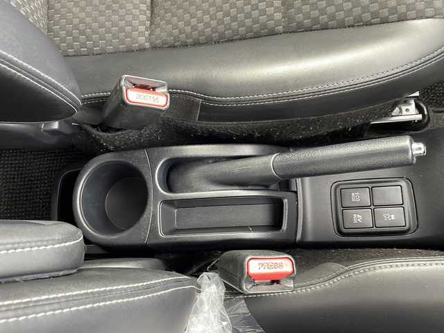 トヨタ アクア X－URBAN 新潟県 2014(平26)年 3.9万km コバルトブルーメタリック 社外メモリナビ/(AM/FM/CD/DVD/フルセグTV)/ハーフレザーシート/バックカメラ/AR-HUD/ルーフレール/LEDライト/純正16インチアルミホイール/ETC/ABS/横滑り防止装置/盗難防止装置/プッシュスタート/電動格納ミラー
