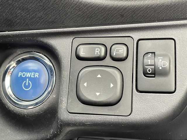 トヨタ アクア X－URBAN 新潟県 2014(平26)年 3.9万km コバルトブルーメタリック 社外メモリナビ/(AM/FM/CD/DVD/フルセグTV)/ハーフレザーシート/バックカメラ/AR-HUD/ルーフレール/LEDライト/純正16インチアルミホイール/ETC/ABS/横滑り防止装置/盗難防止装置/プッシュスタート/電動格納ミラー