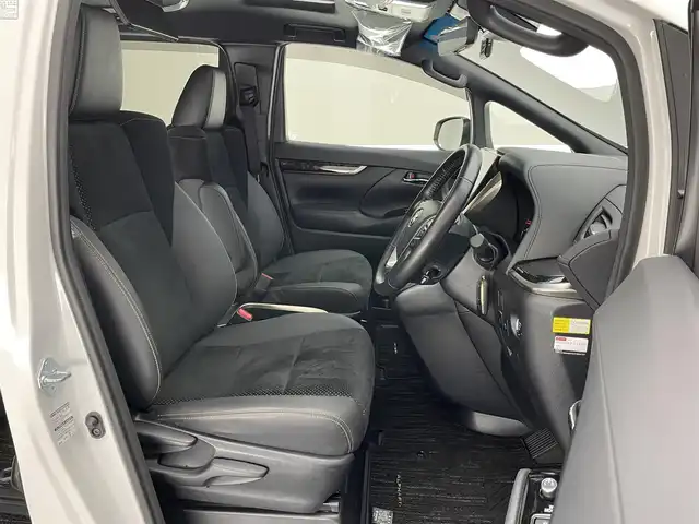 トヨタ アルファード S タイプゴールドⅡ 愛知県 2021(令3)年 1.8万km ホワイトパールクリスタルシャイン メーカーナビ　ＪＢＬ　Ｗムーンルーフ　パーキングアシスト　リアエンターテイメントシステム　デジタルインナーミラー　全方位カメラ　ＤＶＤデッキ　ＡＣ１００Ｖ　三眼ＬＥＤ　衝突軽減　追従クルコン　ＢＳＭ　セーフティセンス　パワーバックドア　前後ドラレコ　オットマン　ハーフレザー　電動パーキング