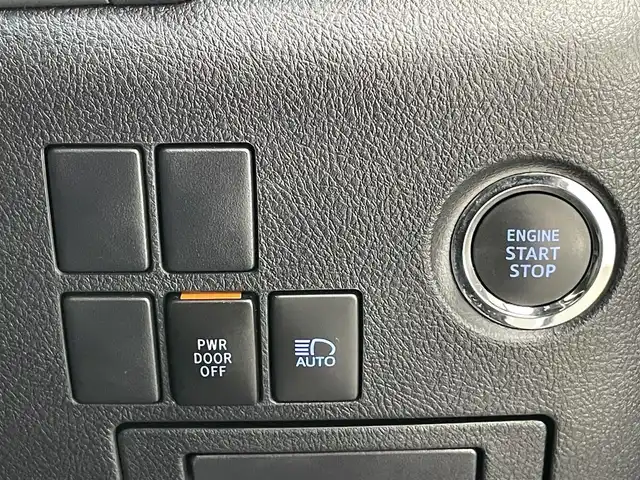 トヨタ アルファード S タイプゴールドⅡ 愛知県 2021(令3)年 1.8万km ホワイトパールクリスタルシャイン メーカーナビ　ＪＢＬ　Ｗムーンルーフ　パーキングアシスト　リアエンターテイメントシステム　デジタルインナーミラー　全方位カメラ　ＤＶＤデッキ　ＡＣ１００Ｖ　三眼ＬＥＤ　衝突軽減　追従クルコン　ＢＳＭ　セーフティセンス　パワーバックドア　前後ドラレコ　オットマン　ハーフレザー　電動パーキング