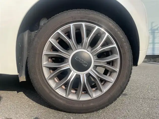 フィアット ５００ イタリー 福岡県 2016(平28)年 2.1万km パール 限定車/ワンオーナー/固定式ガラスルーフ/純正ディスプレイオーディオ/本革シート/純正キセノンヘッドライト/リアパーキングセンサー/純正15インチアルミ/500 Itaryロゴエンブレム(ピラー)/Itary専用キーカバー/純正フロアマット/ヘッドランプウォッシャー/自動防眩ルームミラー/保証書/取扱説明書