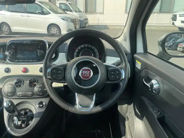 フィアット ５００ イタリー 福岡県 2016(平28)年 2.1万km パール 限定車/ワンオーナー/固定式ガラスルーフ/純正ディスプレイオーディオ/本革シート/純正キセノンヘッドライト/リアパーキングセンサー/純正15インチアルミ/500 Itaryロゴエンブレム(ピラー)/Itary専用キーカバー/純正フロアマット/ヘッドランプウォッシャー/自動防眩ルームミラー/保証書/取扱説明書
