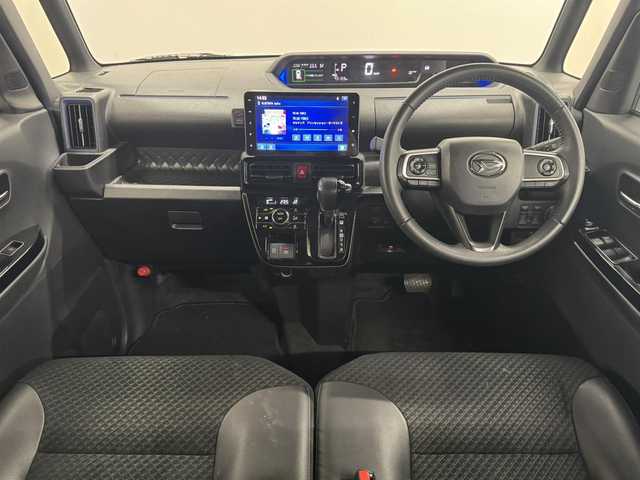 ダイハツ タント カスタム RS 三重県 2022(令4)年 4.4万km ブラックマイカメタリック ガソリン/FF/インパネCVT/純正 9インチナビ NMZN-Y72DS/（AM/FM/CD/DVD/Bluetooth/HDMI/USB/iPod/MEMORY MUSIC/SD/フルセグTV）/バックカメラ/両側パワースライドドア（ワンタッチオープン機能/ウェルカムオープン機能/タッチ＆ゴーロック機能付）/ビルトインETC/スマートアシスト3/・衝突回避支援ブレーキ機能（対車両・対歩行者）/・衝突警報機能（対車両・対歩行者）/・ブレーキ制御付誤発進抑制機能（前方・後方）/・レーダークルコン/・レーンキープコントロール（LKC）/・車線逸脱抑制制御機能/・車線逸脱警報機能/・コーナーセンサー（フロント２個／リヤ２個）/・標識認識機能（進入禁止）/装備/・ハーフレザーシート/・シートヒーター（D/N）/・オートエアコン/・オートライト/・LED ヘッドランプ＋サイドビューランプ＋フロントフォグランプ/・運転席ロングスライド機能/・ステアリングスイッチ/・充電用USBジャック（タイプA）/・プッシュスタート/・純正15inAW/・スマートキーx2/など
