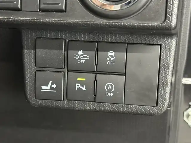 ダイハツ タント カスタム RS 三重県 2022(令4)年 4.4万km ブラックマイカメタリック ガソリン/FF/インパネCVT/純正 9インチナビ NMZN-Y72DS/（AM/FM/CD/DVD/Bluetooth/HDMI/USB/iPod/MEMORY MUSIC/SD/フルセグTV）/バックカメラ/両側パワースライドドア（ワンタッチオープン機能/ウェルカムオープン機能/タッチ＆ゴーロック機能付）/ビルトインETC/スマートアシスト3/・衝突回避支援ブレーキ機能（対車両・対歩行者）/・衝突警報機能（対車両・対歩行者）/・ブレーキ制御付誤発進抑制機能（前方・後方）/・レーダークルコン/・レーンキープコントロール（LKC）/・車線逸脱抑制制御機能/・車線逸脱警報機能/・コーナーセンサー（フロント２個／リヤ２個）/・標識認識機能（進入禁止）/装備/・ハーフレザーシート/・シートヒーター（D/N）/・オートエアコン/・オートライト/・LED ヘッドランプ＋サイドビューランプ＋フロントフォグランプ/・運転席ロングスライド機能/・ステアリングスイッチ/・充電用USBジャック（タイプA）/・プッシュスタート/・純正15inAW/・スマートキーx2/など