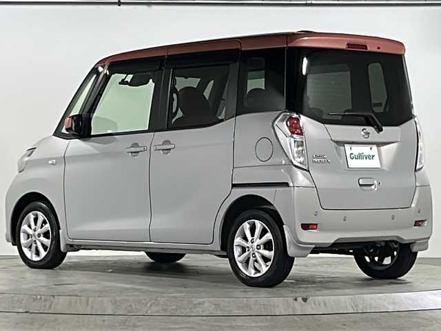 日産 デイズ ルークス X Vセレクション 広島県 2018(平30)年 2.7万km グレーⅡ 禁煙車/カラーコード：P59U27/エマージェンシーブレーキ/車線逸脱警報/コーナーセンサー/純正７型ナビ（MM318D-W）/・フルセグ/CD/DVD/Bluetooth/SD/REC/アラウンドビューモニター/両側パワースライドドア/革巻きステアリング/ステアリングスイッチ/前ドライブレコーダー（DJ4-D）/革調シートカバー/リアサーキュレーター/リアサンシェード/スマートキー/プッシュスタート/スペアキー/ETC/純正１４インチアルミホイール/W+サイドエアバック