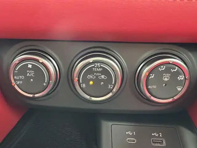 日産 フェアレディ Ｚ バージョンST 長崎県 2024(令6)年 0.7万km ダークメタルグレー 禁煙車/6速MT/純正NissanConnectナビ/フルセグTV/AppleCarPlay/AndroidAuto/ETC2.0/バックカメラ/BOSEサウンド/本革&スエード調コンビシート/両席パワーシート/スエードドアトリム/純正RAYS製19インチアルミホイール/タイヤ空気圧警告システム/リヤスポイラー/3連サブメーター/アルミペダル&フットレスト/本革巻きステア/本革巻きシフトノブ/本革巻きパーキングレバー/LEDヘッドライト/オートライト/リヤフォグランプ/アクティブサウンドコントロール/アクティブノイズコントロール/インテリジェントエマージェンシーブレーキ/インテリジェントFCW/インテリジェントクルーズコントロール/踏み間違い防止アシスト/コーナーセンサー/純正フロアマット/プッシュスタート/電動格納ミラーウィンカー/横滑り防止装置/イモビライザー/スペアキー