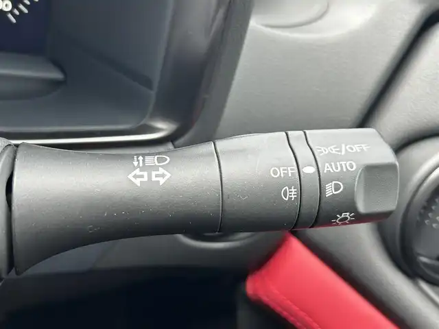 日産 フェアレディ Ｚ バージョンST 長崎県 2024(令6)年 0.7万km ダークメタルグレー 禁煙車/6速MT/純正NissanConnectナビ/フルセグTV/AppleCarPlay/AndroidAuto/ETC2.0/バックカメラ/BOSEサウンド/本革&スエード調コンビシート/両席パワーシート/スエードドアトリム/純正RAYS製19インチアルミホイール/タイヤ空気圧警告システム/リヤスポイラー/3連サブメーター/アルミペダル&フットレスト/本革巻きステア/本革巻きシフトノブ/本革巻きパーキングレバー/LEDヘッドライト/オートライト/リヤフォグランプ/アクティブサウンドコントロール/アクティブノイズコントロール/インテリジェントエマージェンシーブレーキ/インテリジェントFCW/インテリジェントクルーズコントロール/踏み間違い防止アシスト/コーナーセンサー/純正フロアマット/プッシュスタート/電動格納ミラーウィンカー/横滑り防止装置/イモビライザー/スペアキー