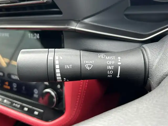 日産 フェアレディ Ｚ バージョンST 長崎県 2024(令6)年 0.7万km ダークメタルグレー 禁煙車/6速MT/純正NissanConnectナビ/フルセグTV/AppleCarPlay/AndroidAuto/ETC2.0/バックカメラ/BOSEサウンド/本革&スエード調コンビシート/両席パワーシート/スエードドアトリム/純正RAYS製19インチアルミホイール/タイヤ空気圧警告システム/リヤスポイラー/3連サブメーター/アルミペダル&フットレスト/本革巻きステア/本革巻きシフトノブ/本革巻きパーキングレバー/LEDヘッドライト/オートライト/リヤフォグランプ/アクティブサウンドコントロール/アクティブノイズコントロール/インテリジェントエマージェンシーブレーキ/インテリジェントFCW/インテリジェントクルーズコントロール/踏み間違い防止アシスト/コーナーセンサー/純正フロアマット/プッシュスタート/電動格納ミラーウィンカー/横滑り防止装置/イモビライザー/スペアキー