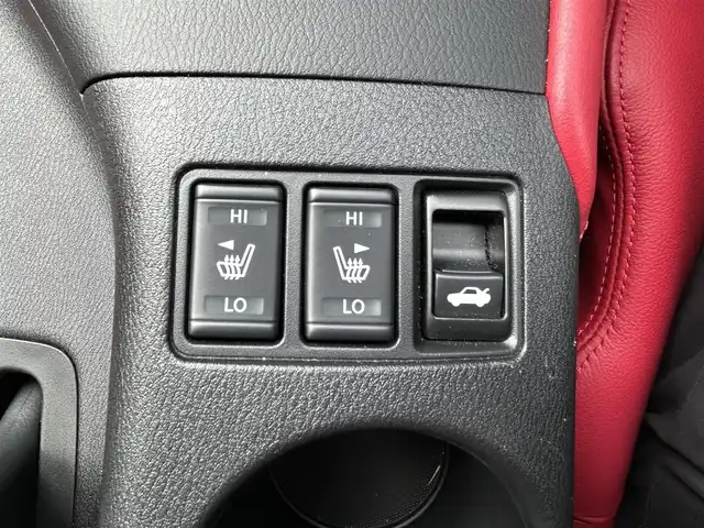 日産 フェアレディ Ｚ バージョンST 長崎県 2024(令6)年 0.7万km ダークメタルグレー 禁煙車/6速MT/純正NissanConnectナビ/フルセグTV/AppleCarPlay/AndroidAuto/ETC2.0/バックカメラ/BOSEサウンド/本革&スエード調コンビシート/両席パワーシート/スエードドアトリム/純正RAYS製19インチアルミホイール/タイヤ空気圧警告システム/リヤスポイラー/3連サブメーター/アルミペダル&フットレスト/本革巻きステア/本革巻きシフトノブ/本革巻きパーキングレバー/LEDヘッドライト/オートライト/リヤフォグランプ/アクティブサウンドコントロール/アクティブノイズコントロール/インテリジェントエマージェンシーブレーキ/インテリジェントFCW/インテリジェントクルーズコントロール/踏み間違い防止アシスト/コーナーセンサー/純正フロアマット/プッシュスタート/電動格納ミラーウィンカー/横滑り防止装置/イモビライザー/スペアキー