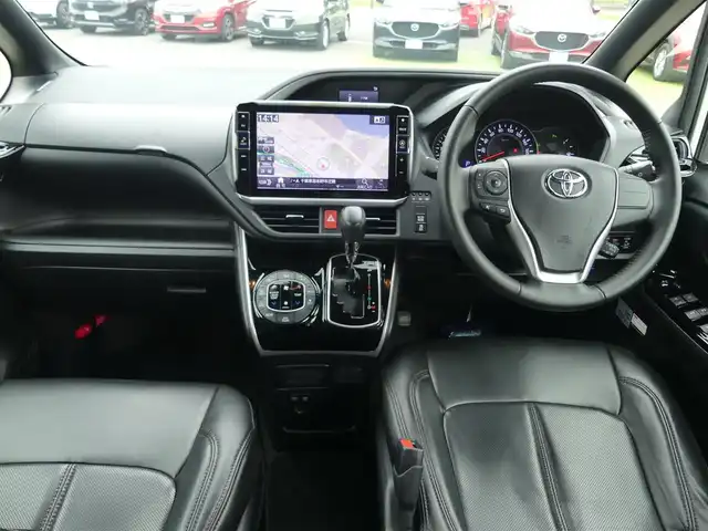 トヨタ ヴォクシー ZS 煌Ⅱ 千葉県 2019(平31)年 4.4万km ホワイトパールクリスタルシャイン トヨタセーフティセンス/・プリクラッシュセーフティ/・オートマチックハイビーム/・レーンディパーチャーアラート/先行車発進告知機能/クリアランスソナー/アルパイン11型ナビ/（Bluetooth/CD/DVD/SD/フルセグ）/バックカメラ/アイドリングストップ/ビルトインETC/純正16インチアルミホイール/両側パワースライドドア/LEDヘッドランプ/LEDフォグランプ/純正フロアマット/・2列目社外ラグマット付き/サイドバイザー/ステアリングスイッチ/本革巻きステアリング/革調シートカバー/電動格納ドアミラー/ドアミラーウインカー/プッシュエンジンスタート/スマートキー/スペアキー
