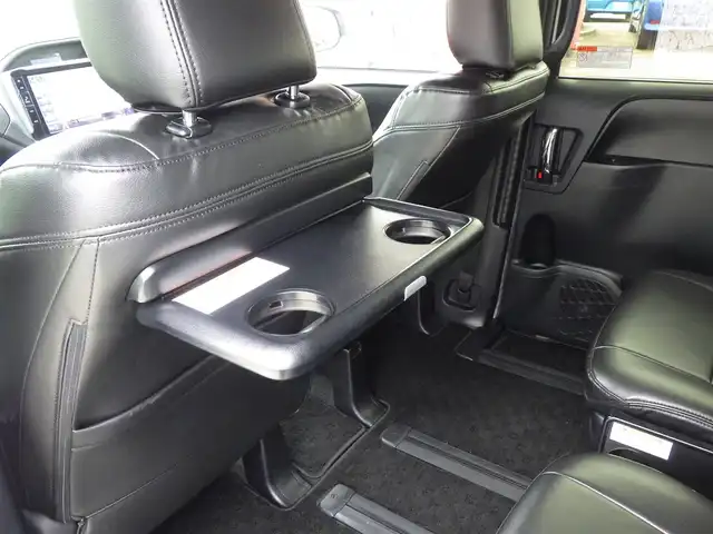 トヨタ ヴォクシー ZS 煌Ⅱ 千葉県 2019(平31)年 4.4万km ホワイトパールクリスタルシャイン トヨタセーフティセンス/・プリクラッシュセーフティ/・オートマチックハイビーム/・レーンディパーチャーアラート/先行車発進告知機能/クリアランスソナー/アルパイン11型ナビ/（Bluetooth/CD/DVD/SD/フルセグ）/バックカメラ/アイドリングストップ/ビルトインETC/純正16インチアルミホイール/両側パワースライドドア/LEDヘッドランプ/LEDフォグランプ/純正フロアマット/・2列目社外ラグマット付き/サイドバイザー/ステアリングスイッチ/本革巻きステアリング/革調シートカバー/電動格納ドアミラー/ドアミラーウインカー/プッシュエンジンスタート/スマートキー/スペアキー