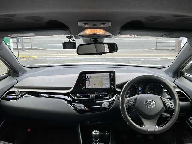 トヨタ Ｃ－ＨＲ G－T 大阪府 2020(令2)年 3.7万km ホワイトパールクリスタルシャイン ワンオーナー/6速IMT/ETC2.0/純正フロアマット/ブラインドスポットモニター/アラウンドビューモニター/レーダークルーズコントロール/純正ナビ/シートヒーター（運転席・助手席）/ドライブレコーダー/（TZ-D２０５W）/ブレーキホールド/オートライト/オートハイビーム/パワーステアリング/パワーウィンドウ/12V/120W/USB端子X１