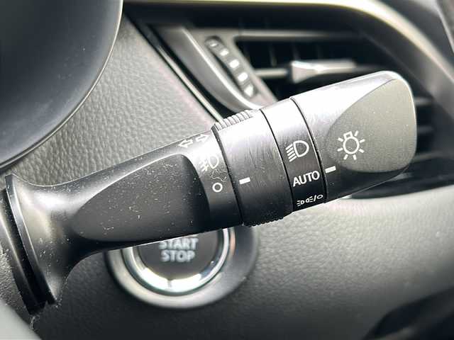 トヨタ Ｃ－ＨＲ G－T 大阪府 2020(令2)年 3.7万km ホワイトパールクリスタルシャイン ワンオーナー/6速IMT/ETC2.0/純正フロアマット/ブラインドスポットモニター/アラウンドビューモニター/レーダークルーズコントロール/純正ナビ/シートヒーター（運転席・助手席）/ドライブレコーダー/（TZ-D２０５W）/ブレーキホールド/オートライト/オートハイビーム/パワーステアリング/パワーウィンドウ/12V/120W/USB端子X１